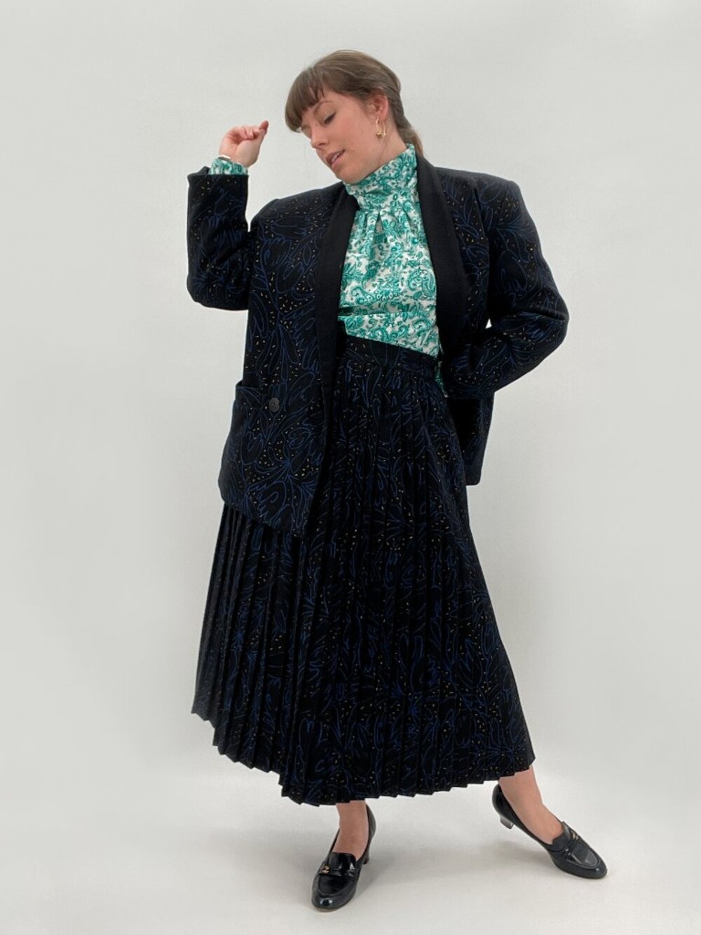 PRICE FIRM Vintage Style Printed Dark Floral 2 Piece Pleated Skirt Blazer Set